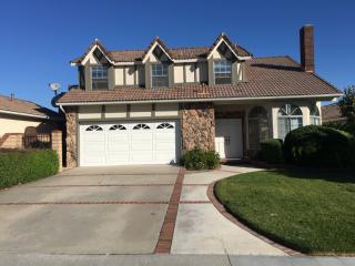 8485 Meadowridge St, Anaheim CA  92808-1220 exterior