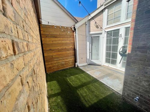 10837 Gable Dr, Dallas TX  75229-6902 exterior