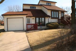 1905 Emerald Dr, Davenport IA  52804-1049 exterior