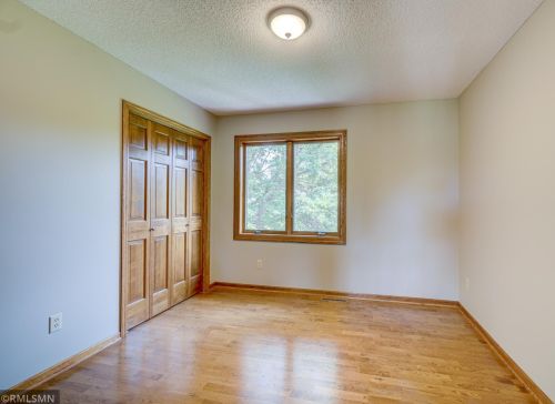 9137 Edinburgh Ln, Saint Paul MN  55125-9192 exterior