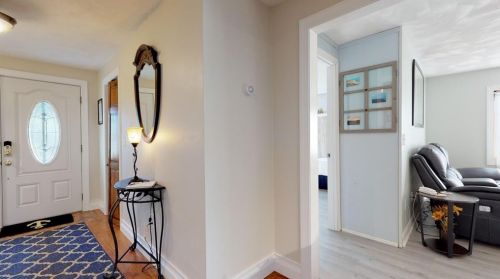 4 Village Ln, South Kingstown, RI 02882-6146