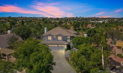 1597 Parkview Dr, Vista CA  92081-8750 exterior