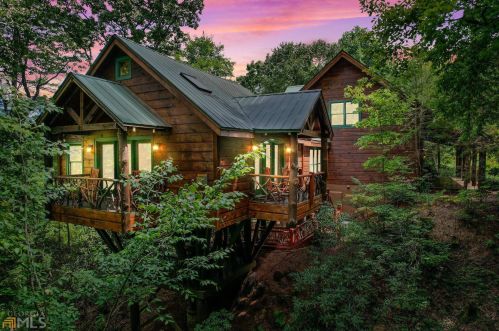 468 Falling Springs Dr, Tiger, GA 30576-2035