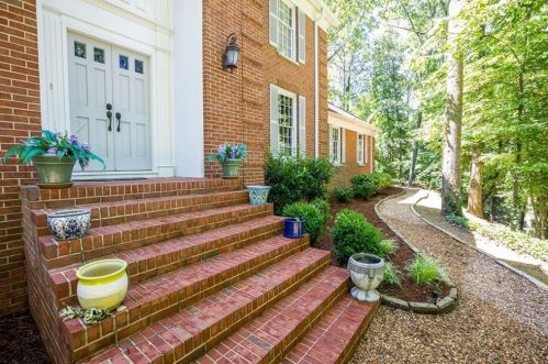 4285 Lansdowne Dr, Atlanta, GA 30339-4616