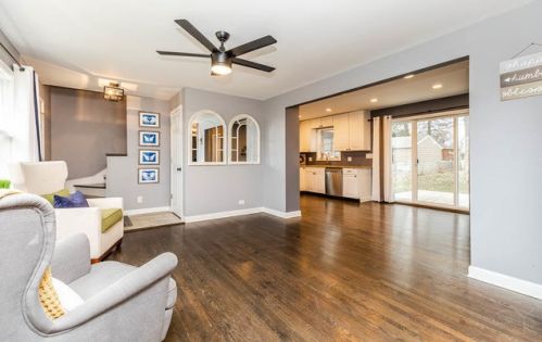 394 Avery St, Elmhurst, IL 60126-4910