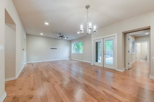 4406 Banister Ln, Austin, TX 78745-1009