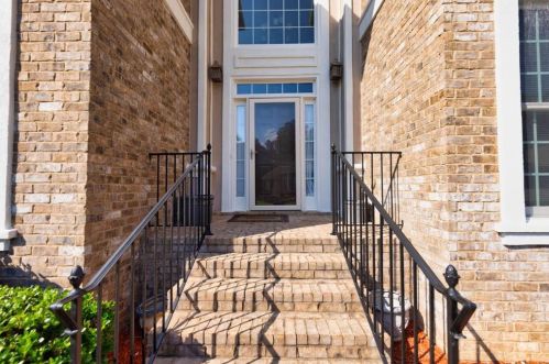 2840 Ivy Brook Ln, Buford, GA 30519-7912