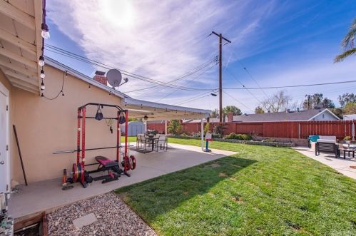 4050 Helene St, Simi Valley CA 93063-2929 exterior