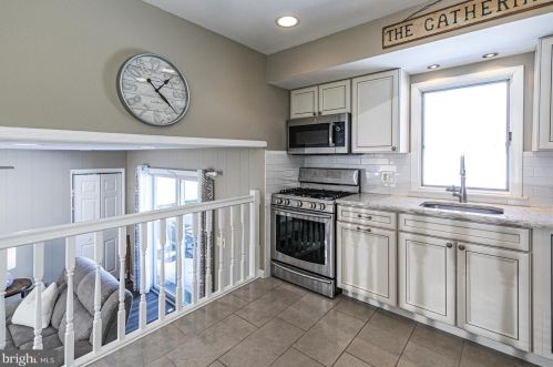 12 Hopatcong Dr, Trenton NJ  08648-4111 exterior