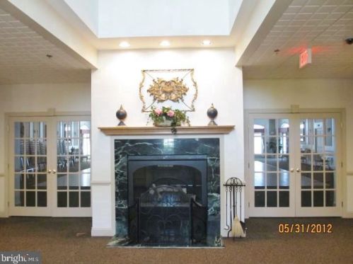 141 Meadowlark Dr, Trenton NJ  08690-3547 exterior