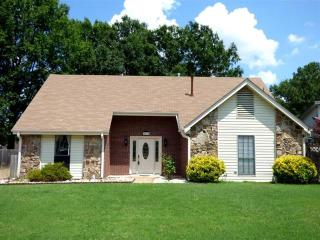 2974 Crowell St, Memphis, TN 38133-3914