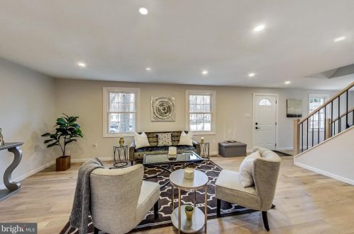9107 Wax Myrtle Ct, Springfield VA  22015-2007 exterior
