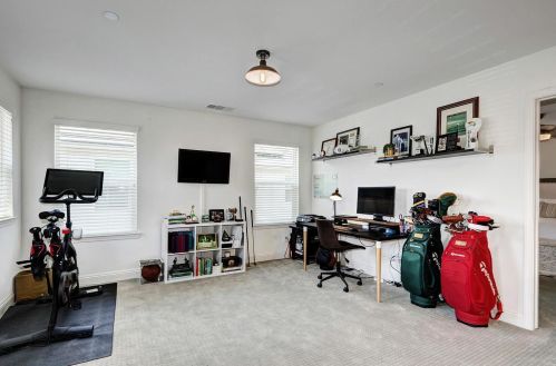 9979 Asilomar Ln, Elk Grove CA  95757-2549 exterior