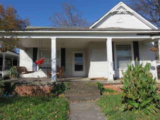 320 Tennessee Ave, Etowah, TN 37331-1508