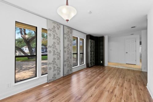 11905 Brookwood Rd, Austin TX  78750-2744 exterior