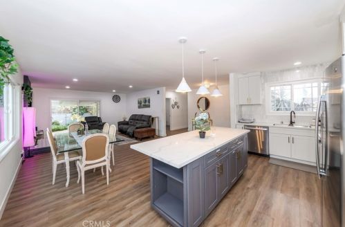 1048 Fairbrook Ln, Santa Ana CA  92706-1106 exterior