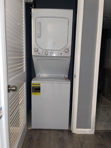 71 Montre Sq, Atlanta GA  30327-4044 exterior