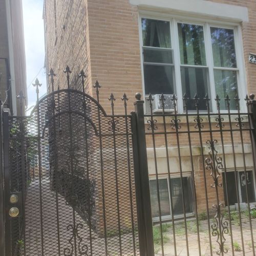 2328 Sawyer Ave, Chicago, IL 60647-2516