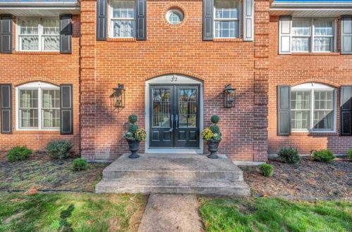 32 Rosemary Ln, Wapping, CT 06074-1539