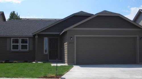 2839 Spring Water Pl, Bend, OR 97701-7757