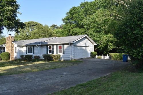 2044 Merle Dr, Conyers GA  30013-1830 exterior