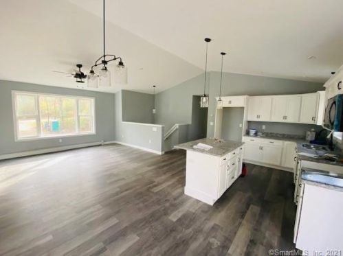 200 Orchard Hill Rd, Pomfret Center, CT 06259-2123