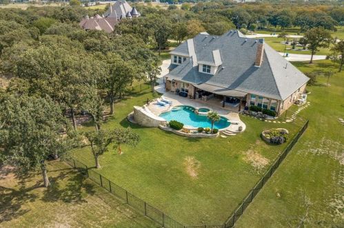 635 Mnr Dr, Argyle TX 76226-5920 exterior