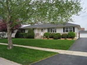 1714 Bataan St, Joliet, IL 60435-8592