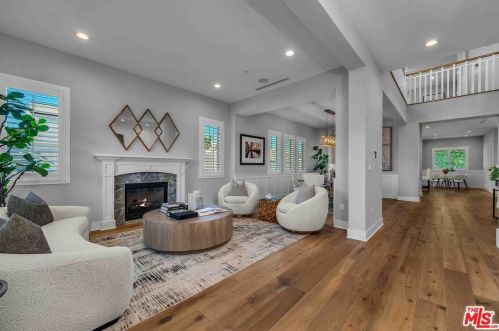 4764 Saloma Ave, Van Nuys, CA 91403-2020