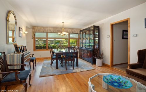 3201 Betty Dr, Arlington Hts, IL 60004-1710