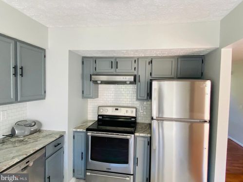 33 Scarlet Sage Ct, Burtonsville, MD 20866-1156