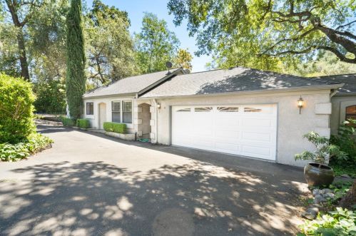 1040 Auburn Ravine Rd, Auburn, CA 95603-3923