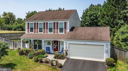 12317 Cliveden St, Herndon, VA 20170-2520