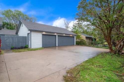 3909 Trail Lake Dr, Fort Worth TX  76109-3523 exterior