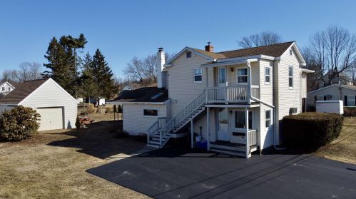 14 Chesley Ave, Somersworth, NH 03878-2905