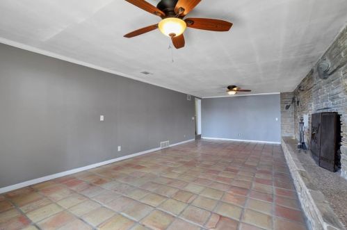 8048 Woodvale Rd, Fort Worth TX  76135-4431 exterior