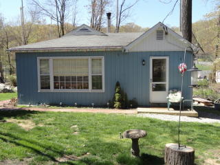 44 Northwestern Way, Hopatcong, NJ 07843-1541