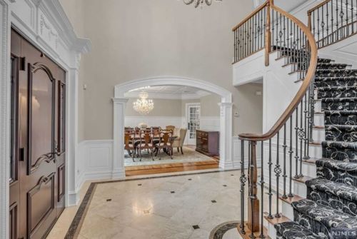 32 Timberlane Rd, Upper Saddle River, NJ 07458-2224