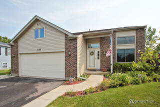 3100 Newcastle Ct, Waukegan, IL 60087-2165