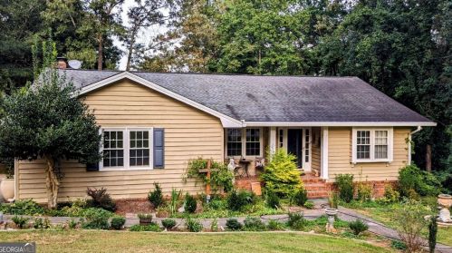 19 Ridgeview Dr, Toccoa, GA 30577-3203
