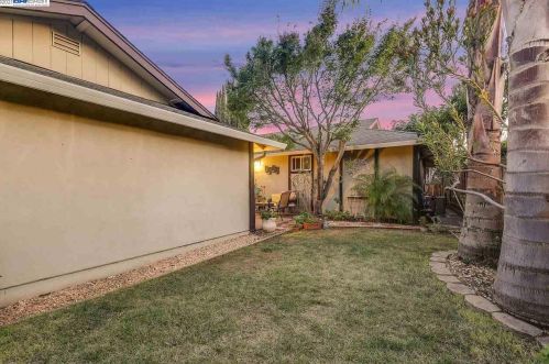 5442 Agostino Ct, Concord CA  94521-2421 exterior