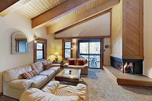 3026 Silver Strike, Truckee CA  96161-4208 exterior