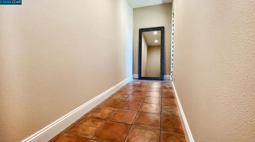 2031 Hoover Ave, Concord CA  94523-4621 exterior