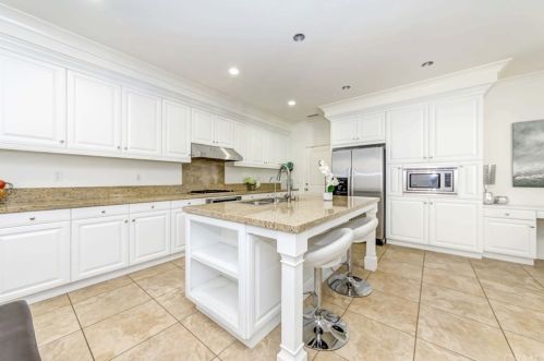 37 Deergrass, Irvine CA  92618-2246 exterior