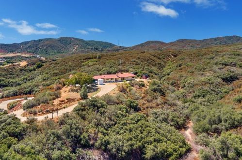 14320 Kiptree Dr, Leona Valley, CA 93532-1445