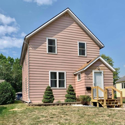 214 Van Dusen St, Springfield, MN 56087-1596