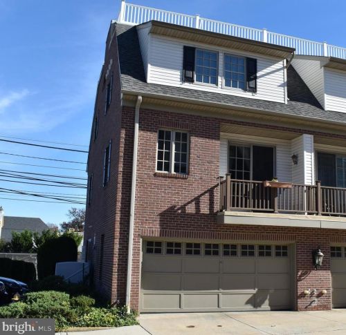 18 Washington Ave, Tavistock NJ  08033-3319 exterior