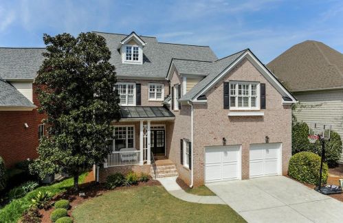 2556 Brookline Cir, Atlanta, GA 30319-3693