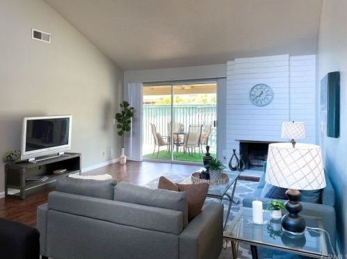 17251 Chestnut, Irvine CA  92612-2316 exterior