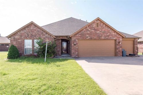 27644 113th St, Choska, OK 74429-3838